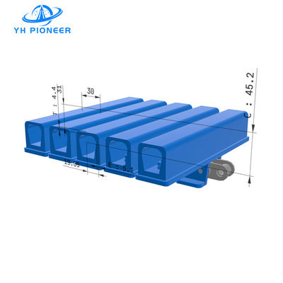 Harga yang bagus Plat rantai konveyor baja karbon dengan penjepit EPDM untuk mengangkat botol dan memutar on line