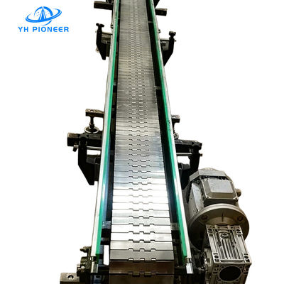 Sistem konveyor botol efisiensi tinggi dengan POM dan pelat rantai baja tahan karat untuk penanganan material yang dapat diandalkan